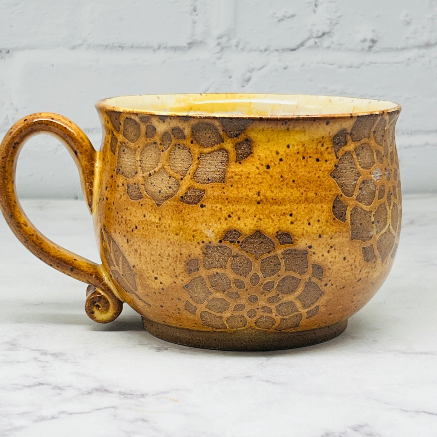Gold with Dahlias Design Cafe Mug