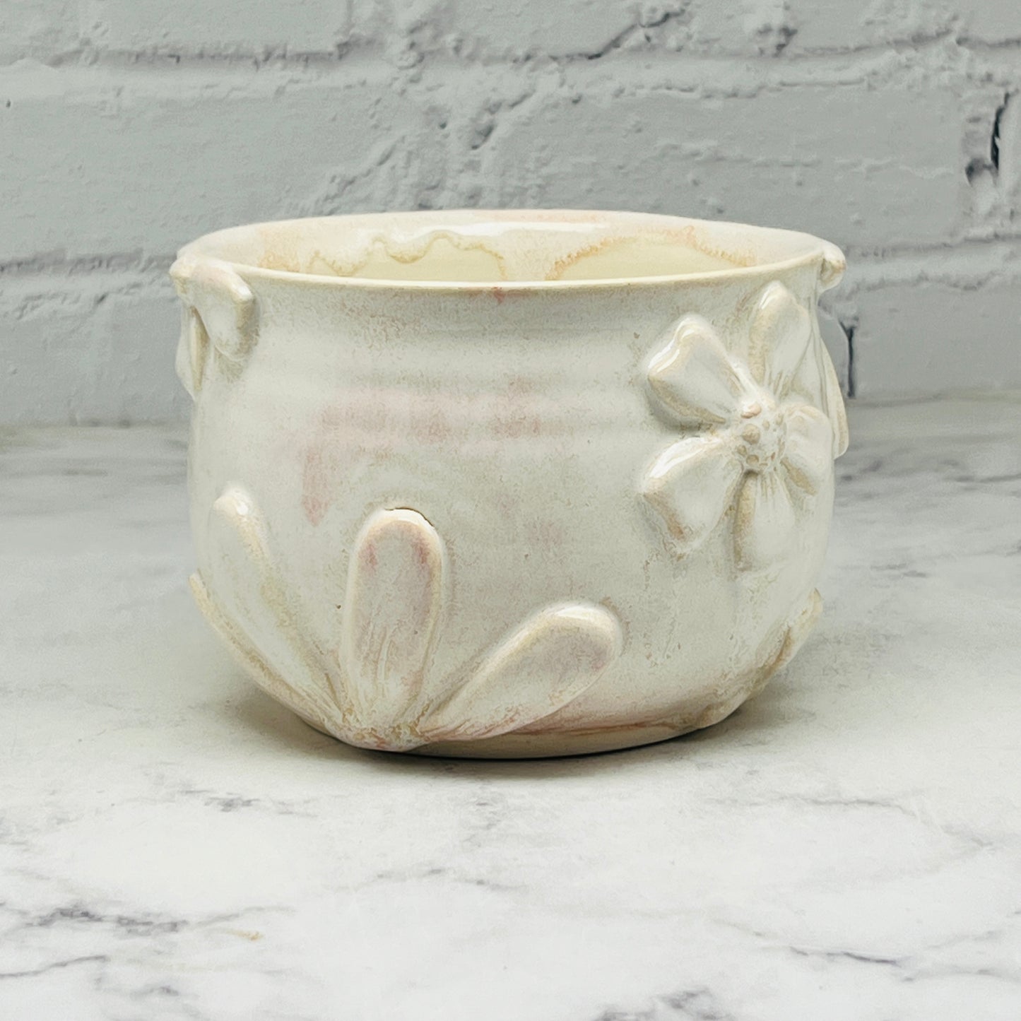 Cream Daisies Small Bowl
