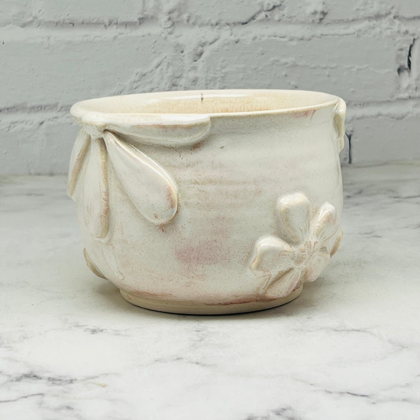 Cream Daisies Small Bowl