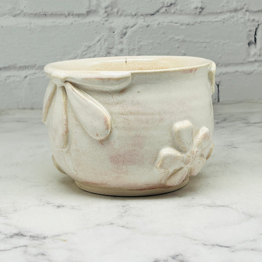 Cream Daisies Small Bowl