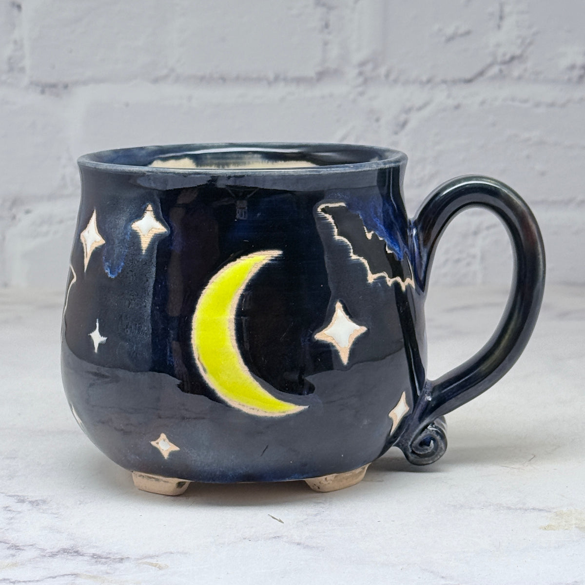 Black with Bats Cauldron Mug 2