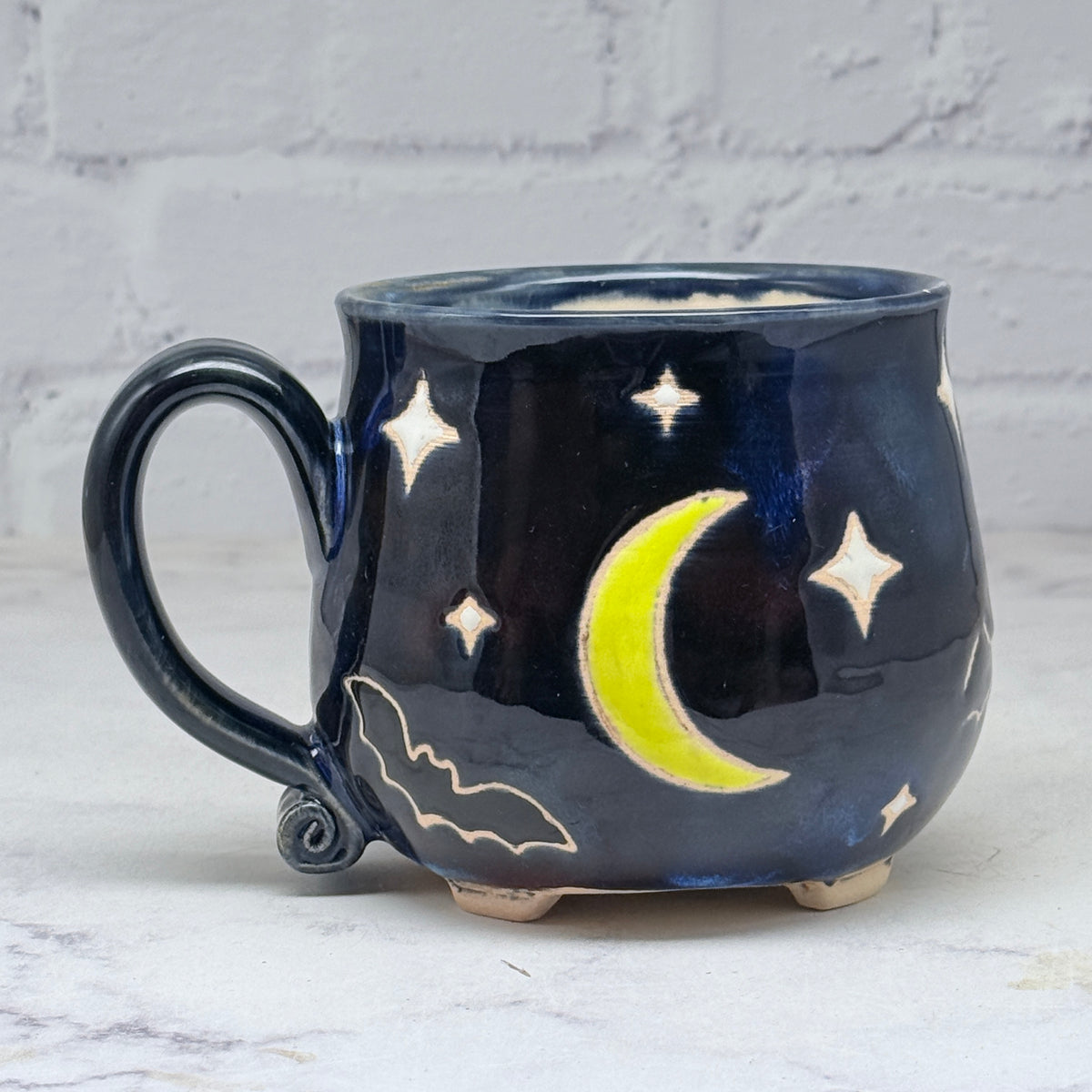 Black with Bats Cauldron Mug 2