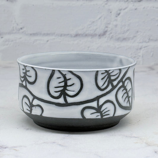 Vines B&W Small Bowl