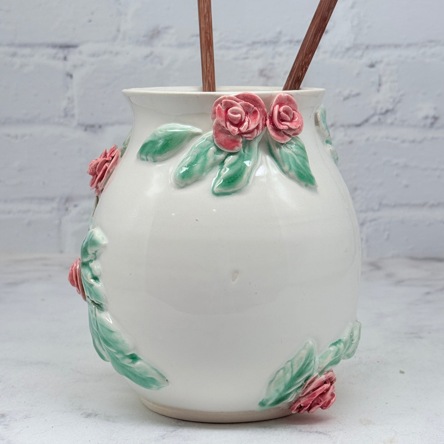 3-D Pink Roses Cylinder