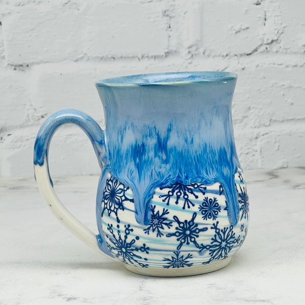 Blue Snowflakes Marbled Mug 4