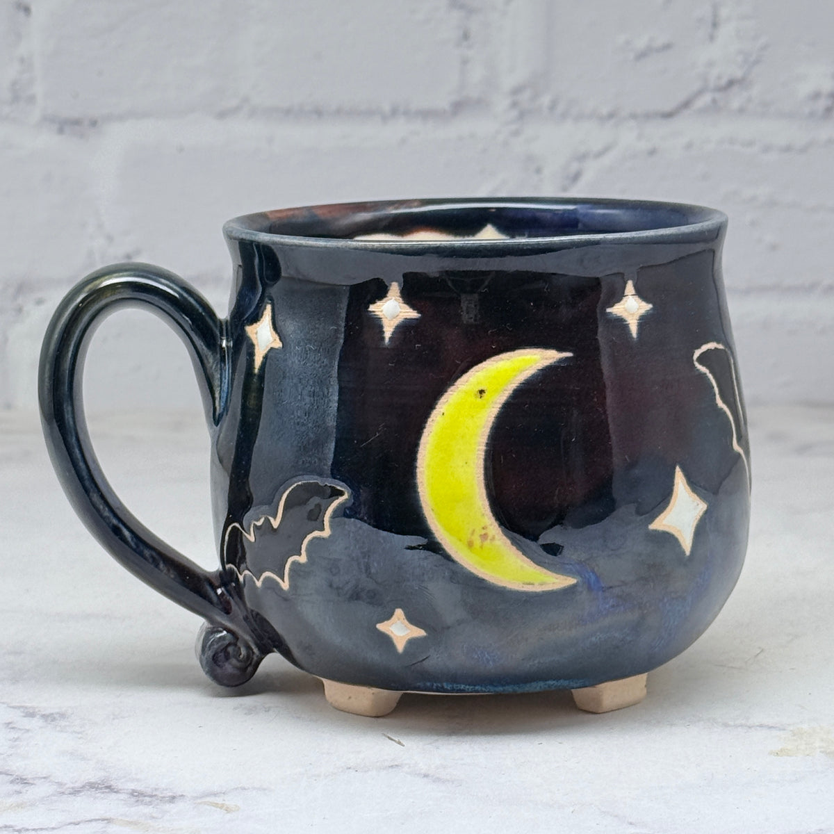 Black with Bats Cauldron Mug 1