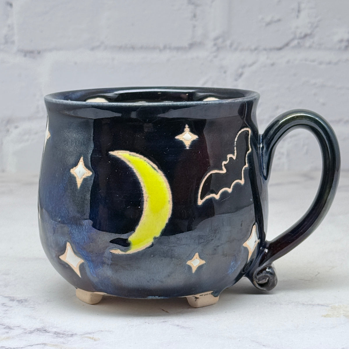 Black with Bats Cauldron Mug 1