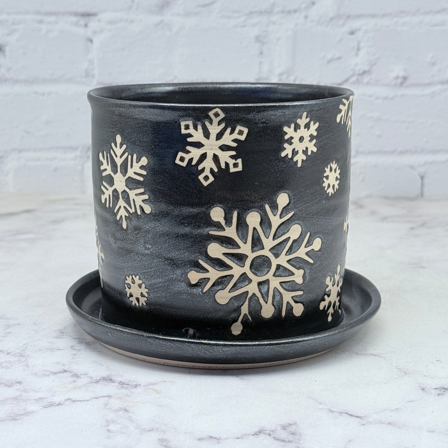Black with Snowflakes Planter 1